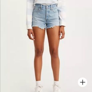 Levi’s 501 High Rise Shorts - Size 28 - NWT